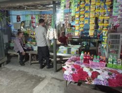 Sembari Ngopi, Polsek Bukit Batu Sharing Pesan Kamtibmas Bersama Warga