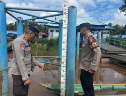 Polsek Bukit Batu Rutin Perhatikan Debit Air di Dermaga Pangkalima Jaya