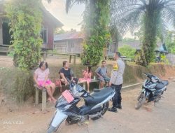 Piket Polsek Delang melaksanakan Silaturahmi ke warga masyarakat