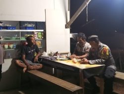 Personel Polsek Lamandau menyambangi warga sosialisasi pencegahan Karhutla