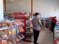 Piket Polsek Patroli kepertokoan diwilkum Polsek Sematu Jaya