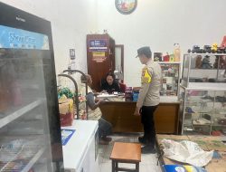 Piket Polsek Lamandau Silaturahmi Ke Pedagang
