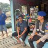 Sambang Warga Dengan Humanis, KP XVIII-2001 Sampaikan Pesan Kamtibmas Kepada Warga Pesisir Sungai Buntok