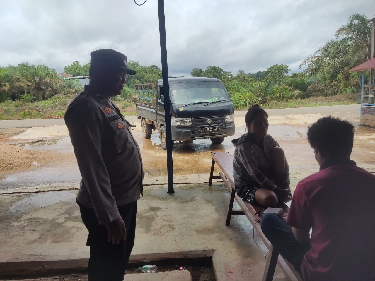 Personil Polsek Sambang kepada Masyarakat