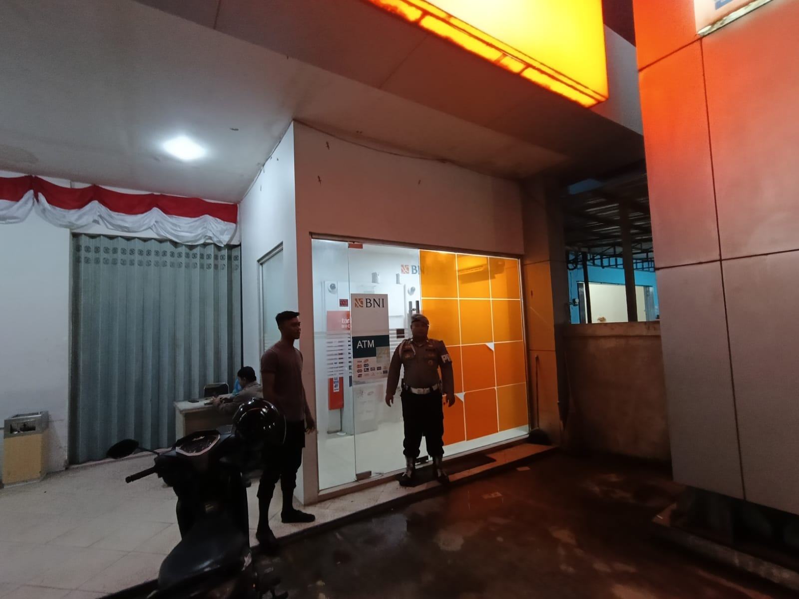 Piket Malam Polsek Bulik Patroli ke Perbankan (ATM) diwilkum Polsek Bulik