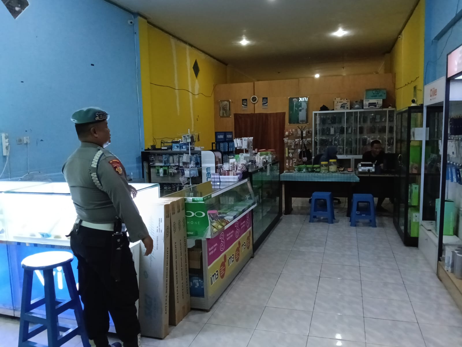 Personil Piket Polsek Bulik Laksanakan Patroli Pertokoan