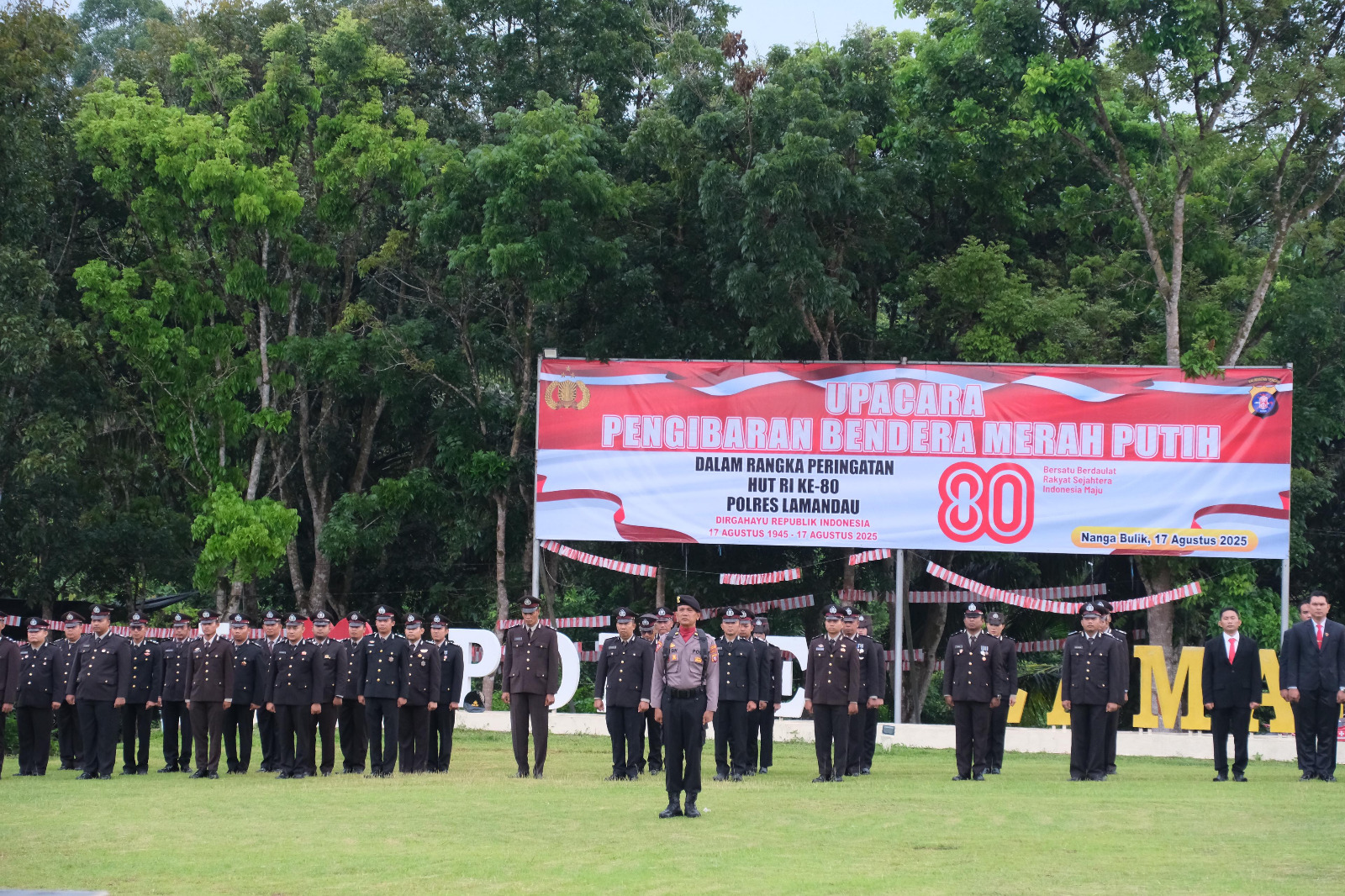 Polres Lamandau Gelar Upacara Pengibaran Bendera Merah Putih Peringati HUT RI ke-80