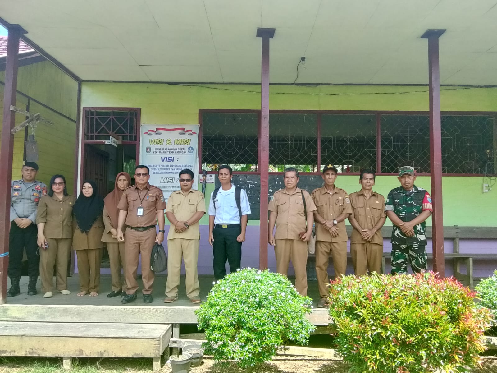 Pendampingan dan Pendataan Oleh Ketua Kelompok Badan Gizi Nasional Siswa Siswi Paud, TK, SD, SMP, SMA Ibu Hamil Menyusui dan Balita diKec. Marikit, Kab. Katingan.