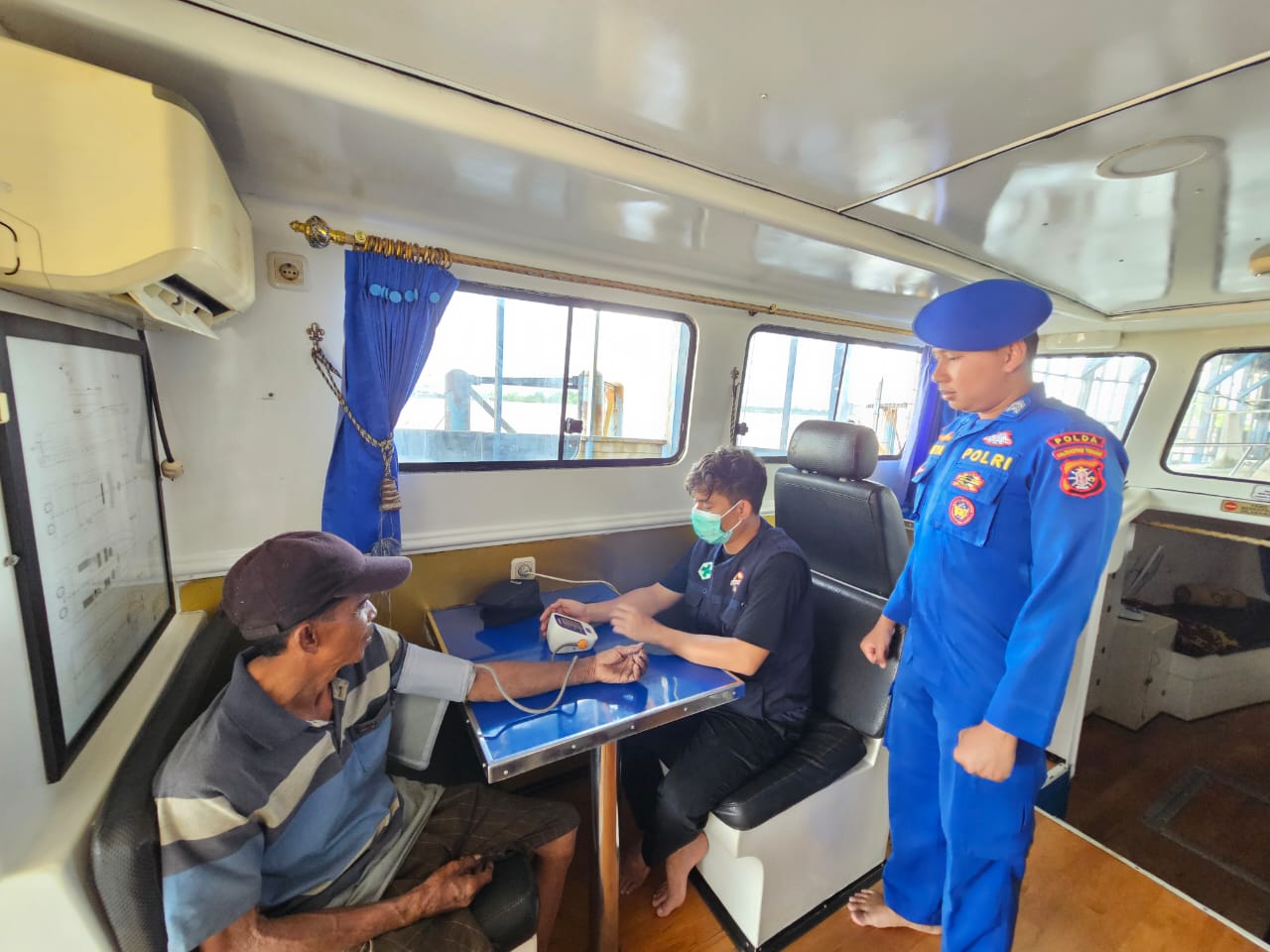 Ditpolairud Polda Kalteng Dukung Klinik Terapung di Kp XVIII 2007