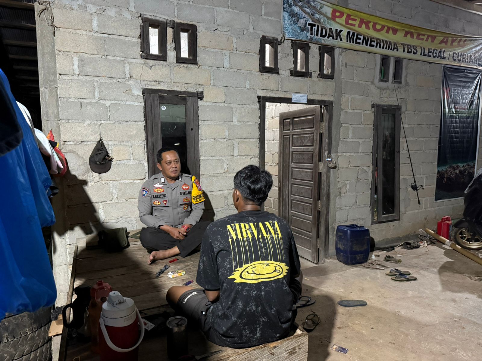 Bhabinkamtibmas Sambang ke Rumah Warga