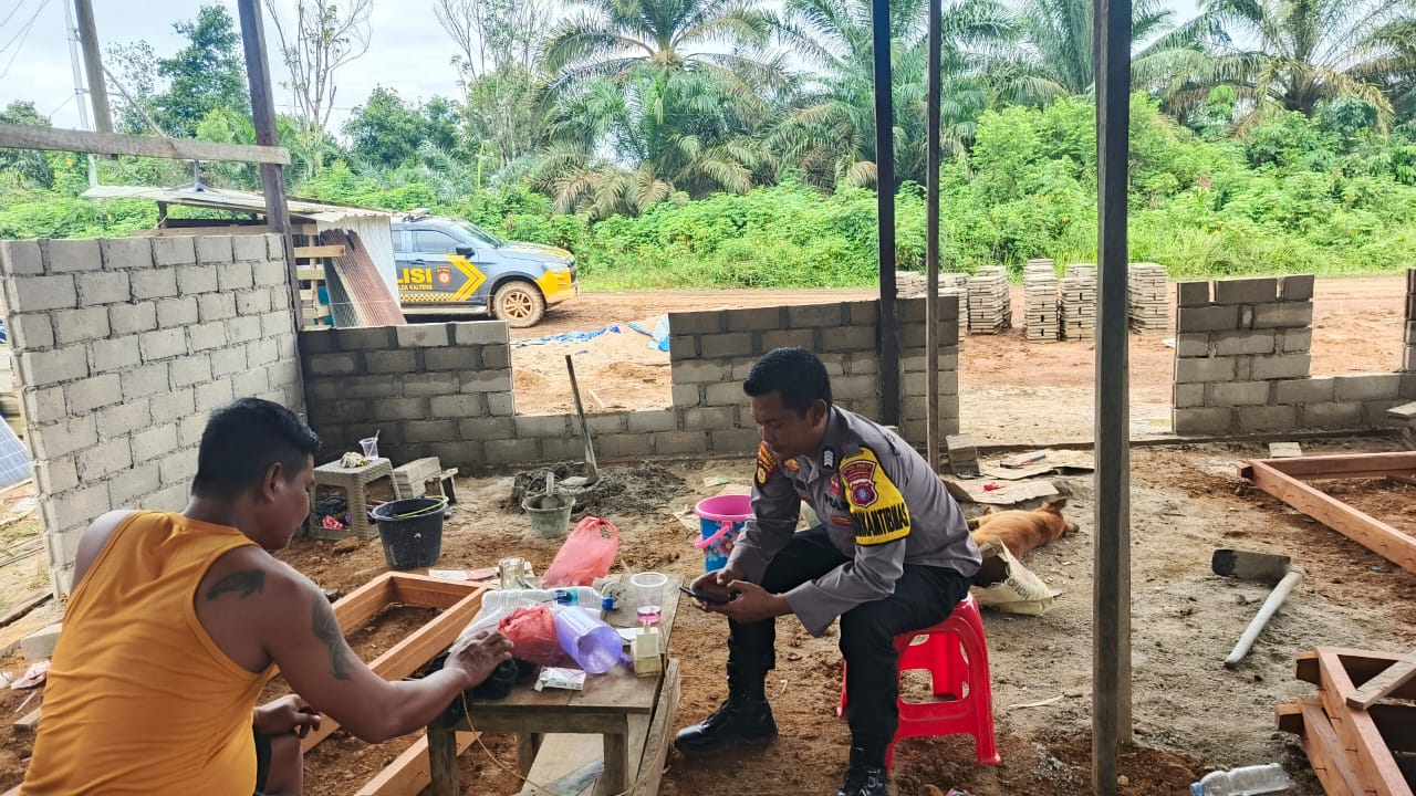 Bhabinkamtibmas Polsek Delang Sosialisasikan tentang Penanggulangan Premanisme Berkedok Ormas