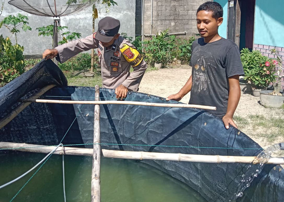 Dukung Ketahan pangan, Bhabinkamtibmas Cek Budidaya Kolam Ikan Lele