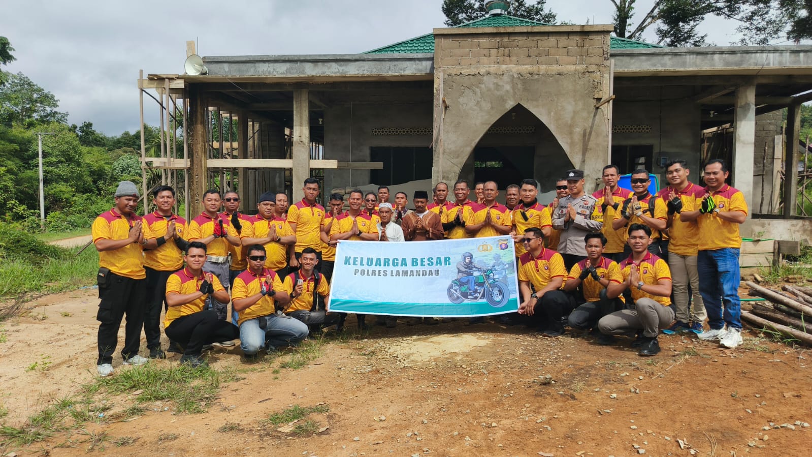 “Gasspol” Kapolres Lamandau Pimpin Touring Motoran dan silaturahmi Ke Warga Masyarakat di Wilkum Polres Lamandau