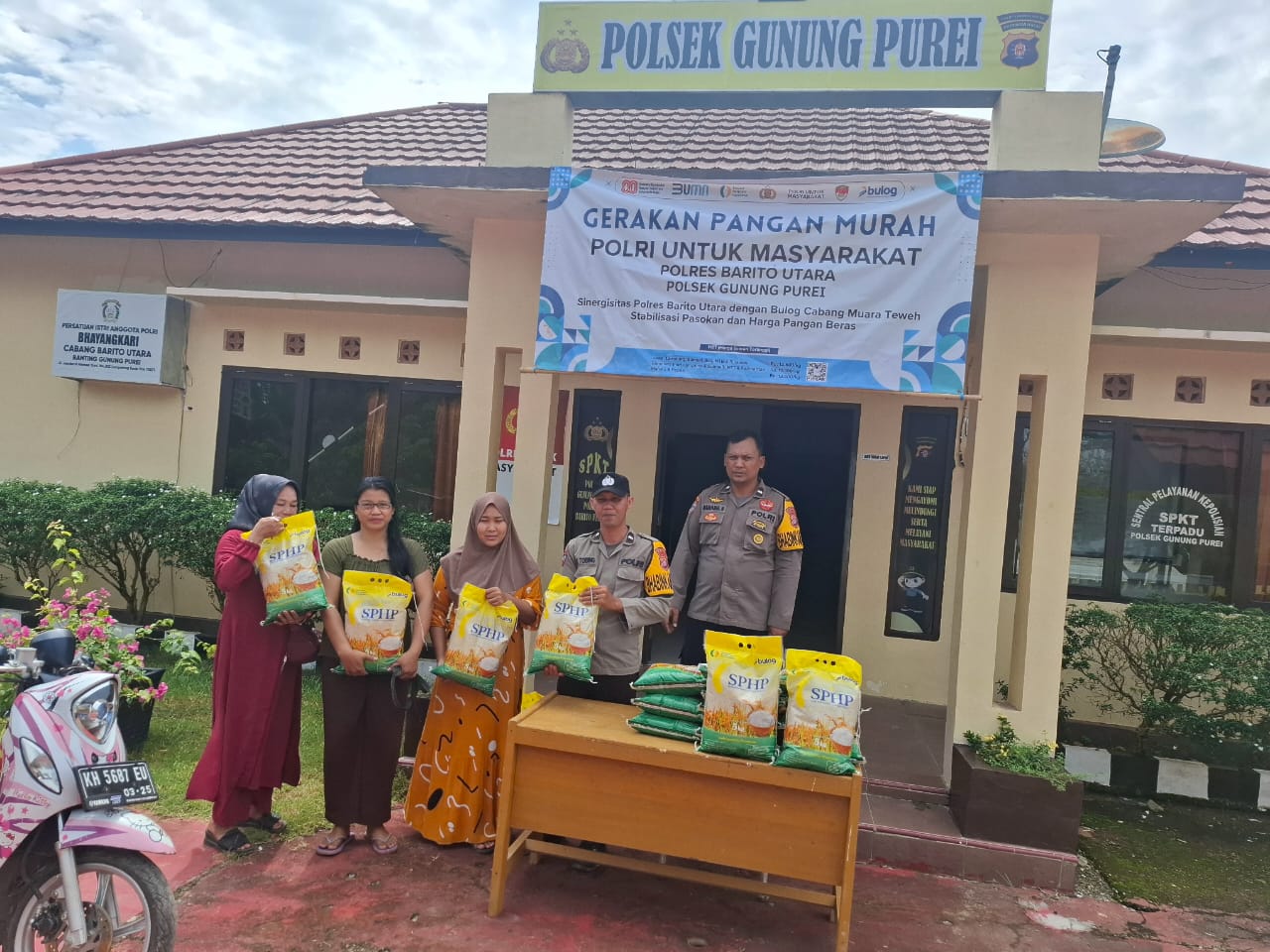 Polsek Gunung Purei Gelar Gerakan Pangan Murah, Salurkan 1,25 Ton Beras SPHP