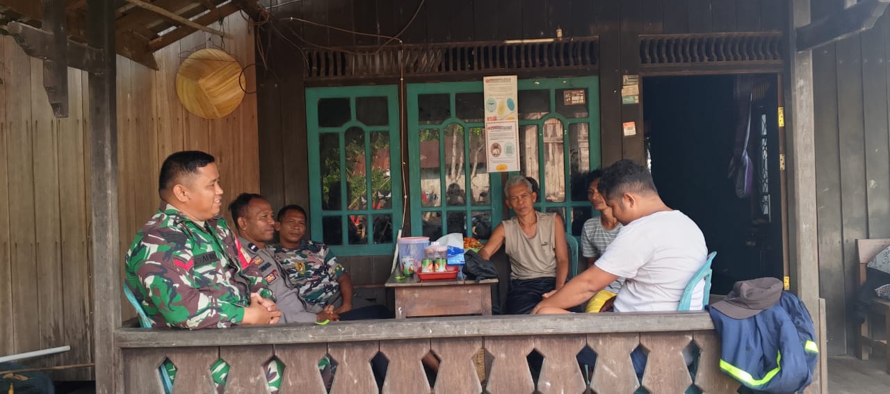 Bhabinkamtibmas Polsek Delang Sosialisasikan tentang Penanggulangan Premanisme Berkedok Ormas