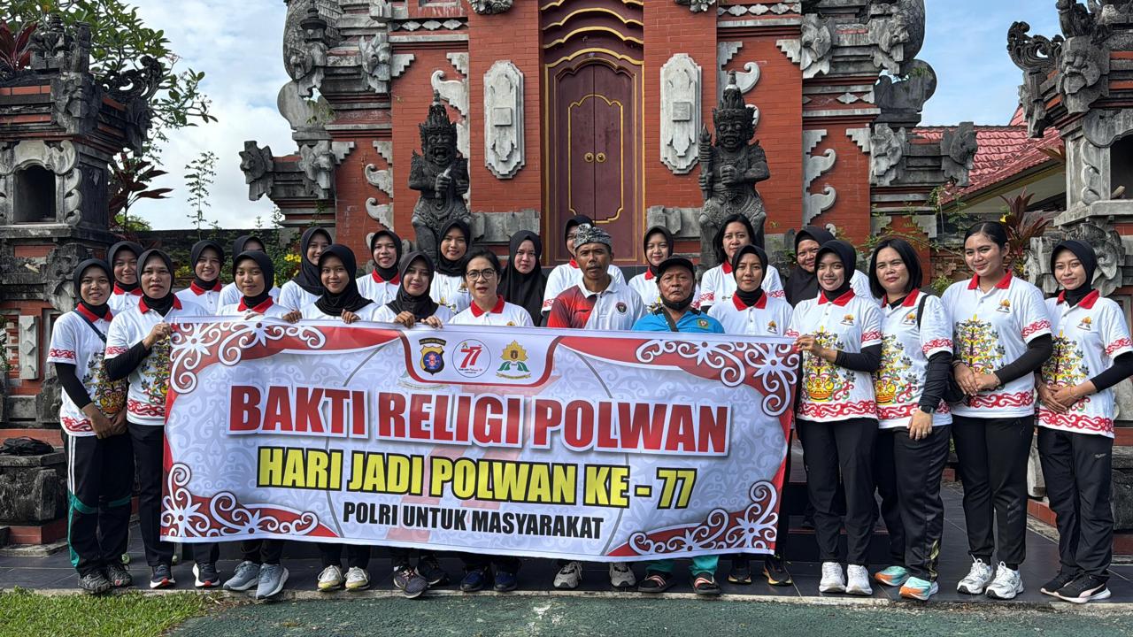 Polwan Polda Kalteng Gelar Bakti Religi di Pura Pitamaha, Dalam Rangka Peringati Hari Jadi ke-77