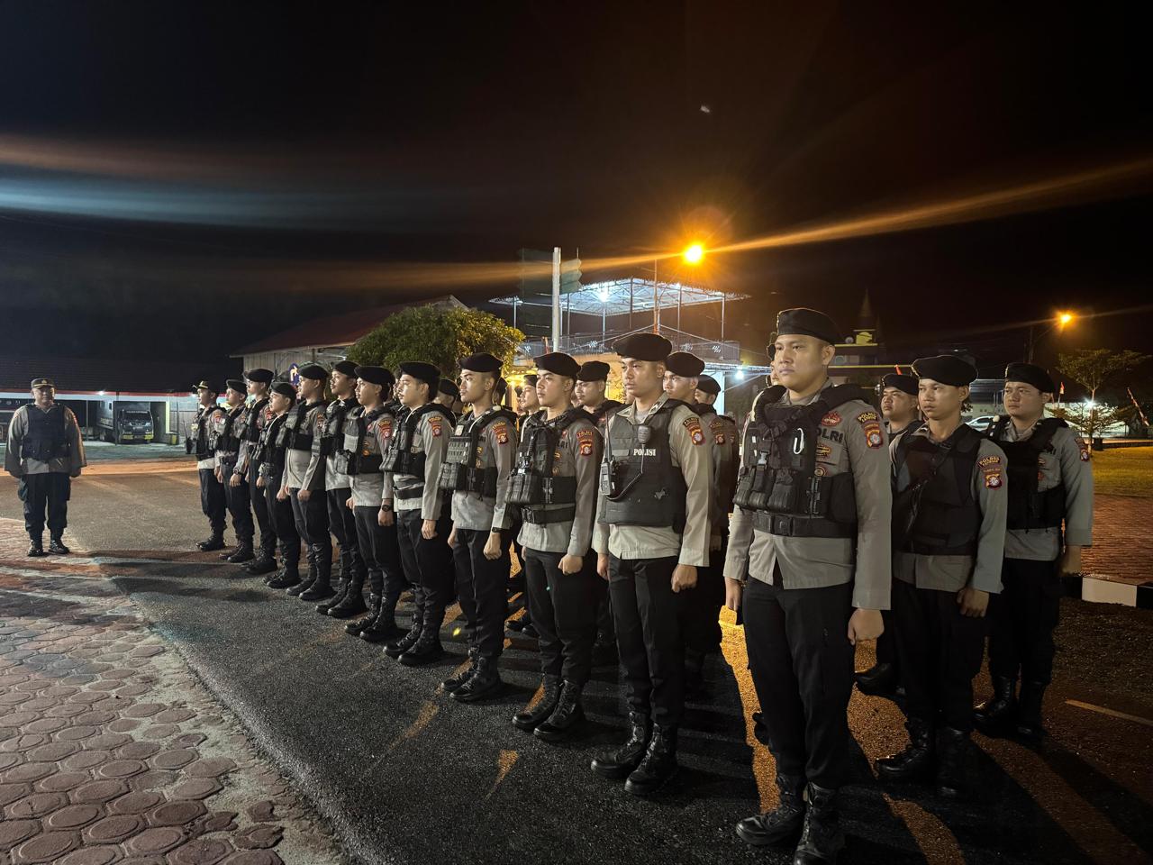 34 Personel Polres Katingan BKO Amankan Aksi Unjuk Rasa di DPRD