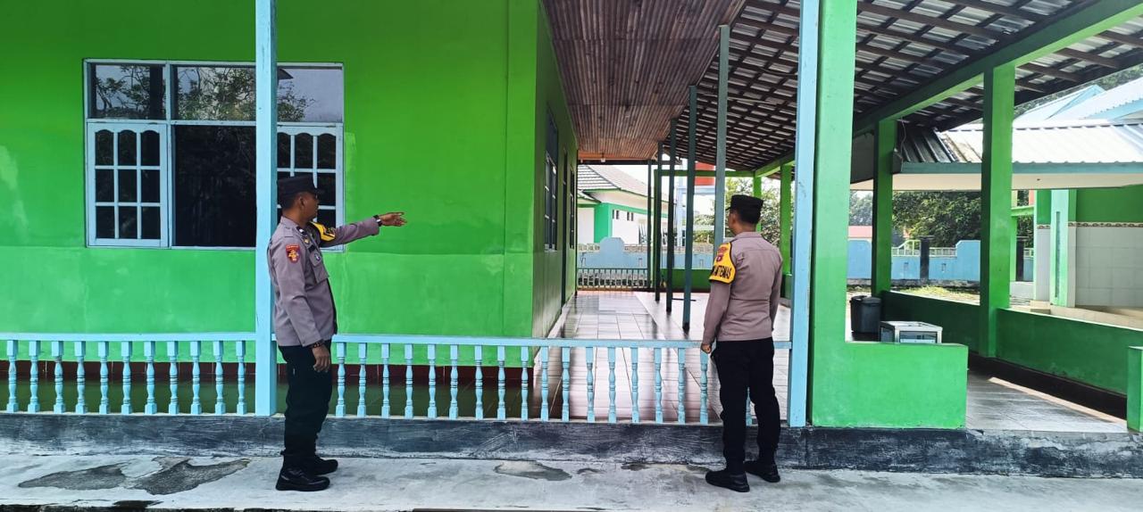 Polsek Marikit gencar Laks giat Patroli agar terciptanya Kamtibmas yang Kondusif di laksanakan petugas Di Wilayah Kec. Marikit Kab. Katingan.