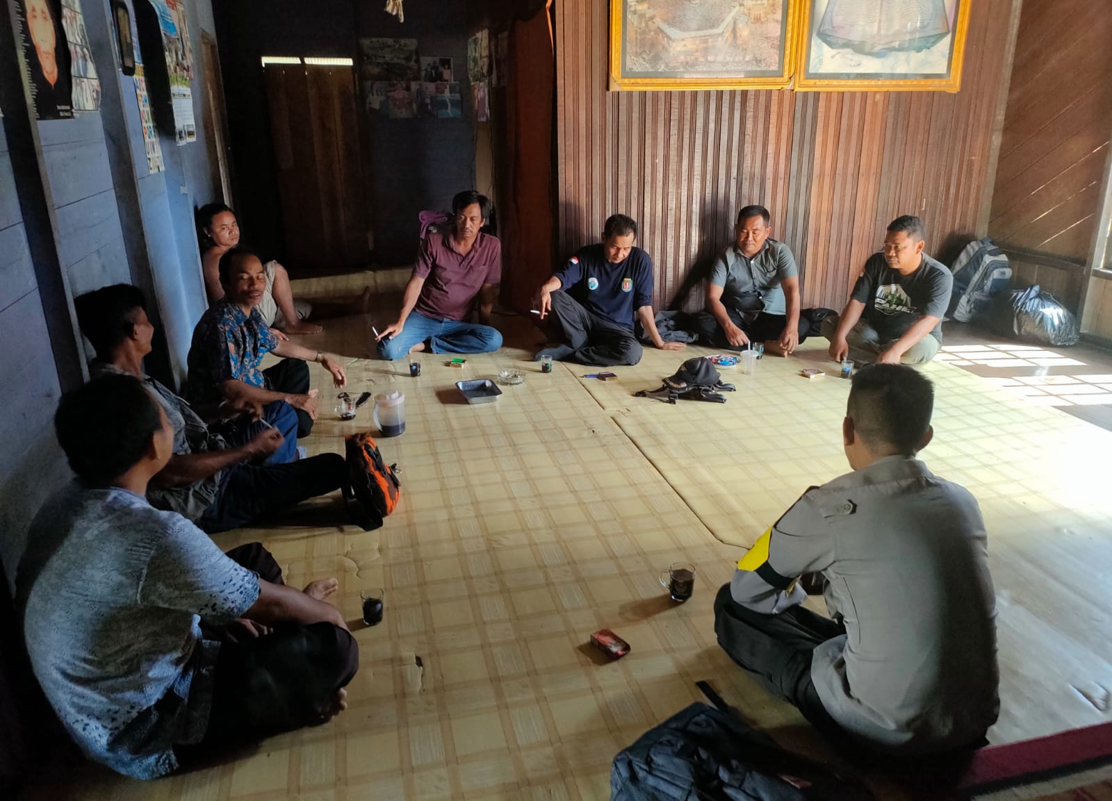 Bhabinkamtibmas gencarkan giat sambang Desa Tumbang Hiran di wilkum Kec. Marikit