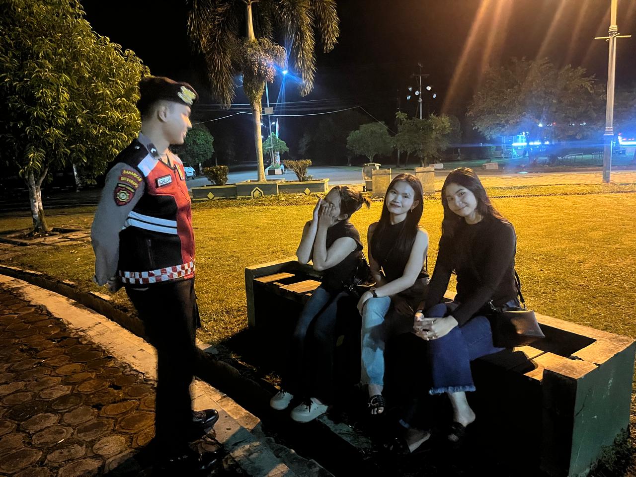 Sat Samapta Polres Lamandau Patroli Malam Hari, Jaga Kamtibmas dan sambang sejumlah Tempat