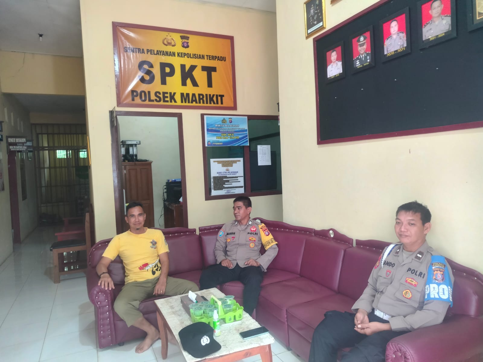 Anggota Polsek Marikit Stand by di Mako Penjagaan.