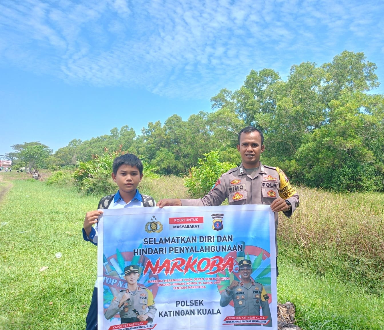 Sampaikan pesan Kamtibmas, Bhabinkamtibmas Polsek Katingan Kuala sambangi Warga.