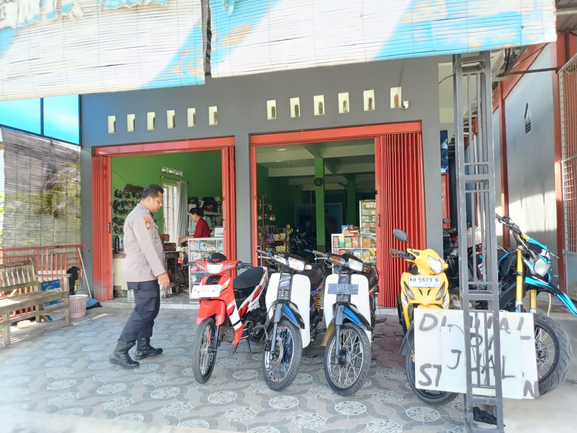 Piket Polsek Bulik melaksanakan sambang dan Silaturahmi kemasyarakat