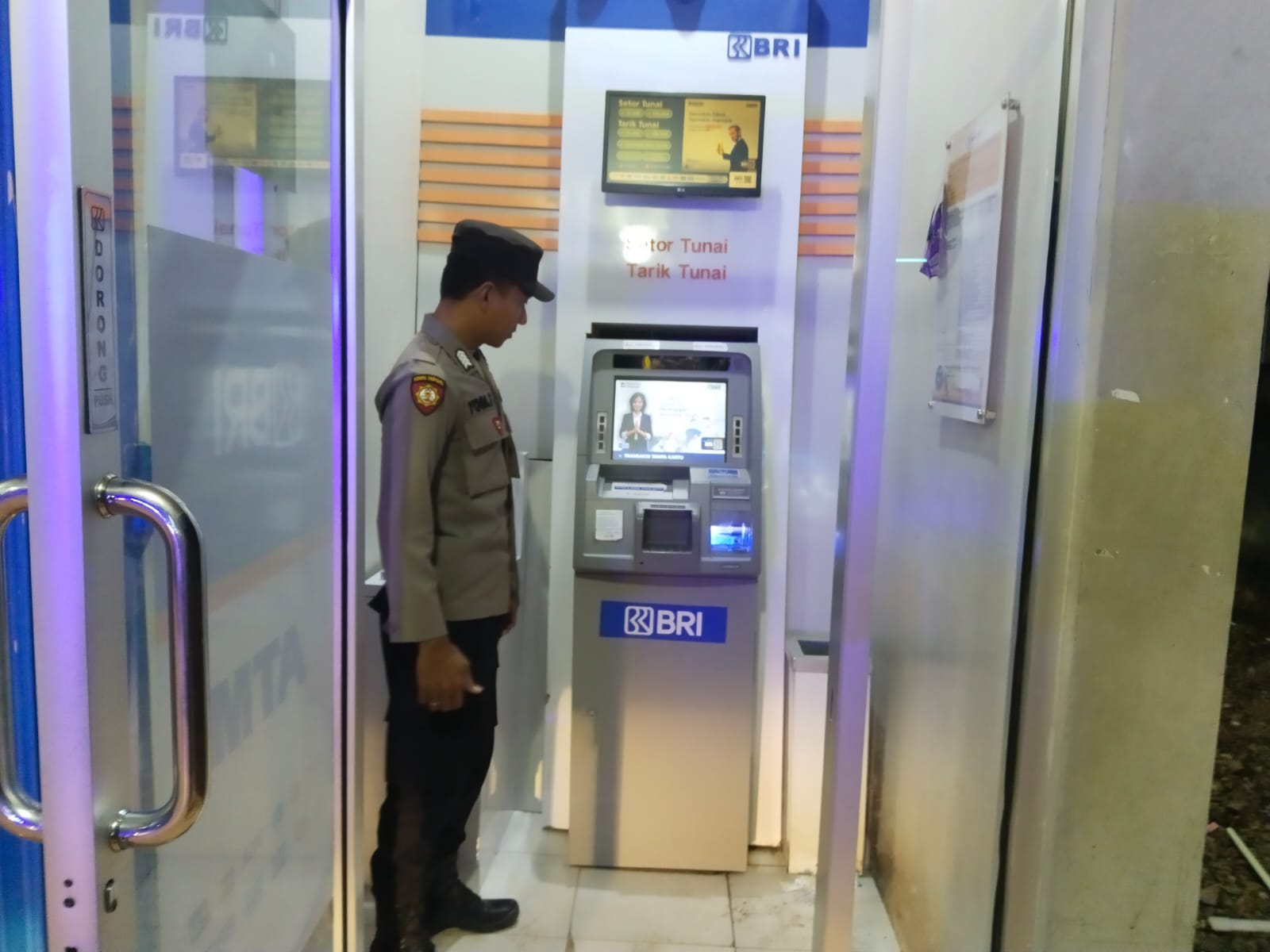 Piket Polsek Patroli dimalam hari ke Perbankan Atm