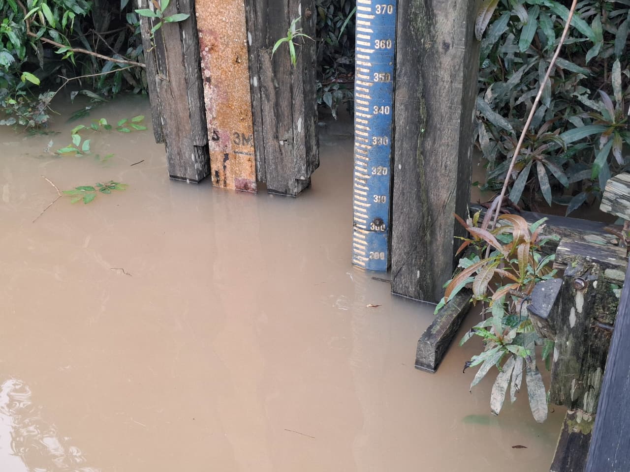 Piket Polsek Cek Debit Air Sungai Lamandau