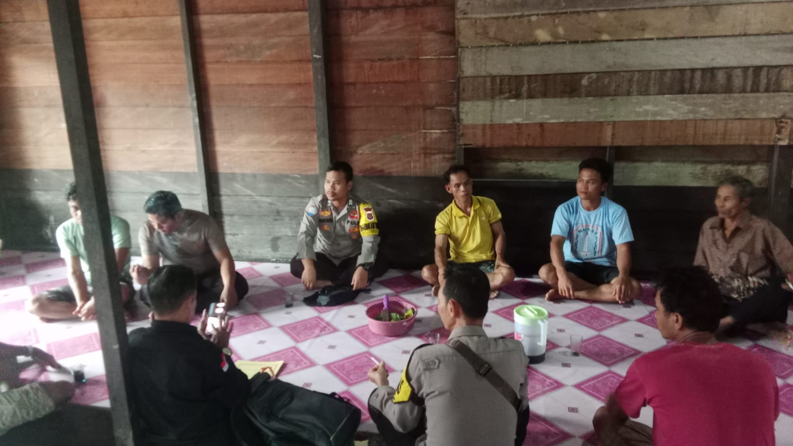 BHABINKAMTIBMAS POLSEK KATINGAN HULU SAMBANGI WARGA.