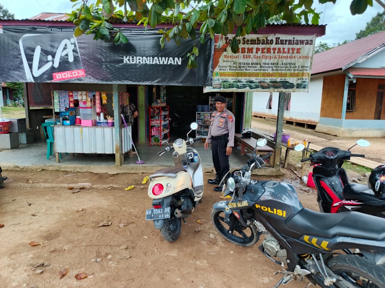 Piket Polsek Delang melaksanakan Silaturahmi ke warga masyarakat