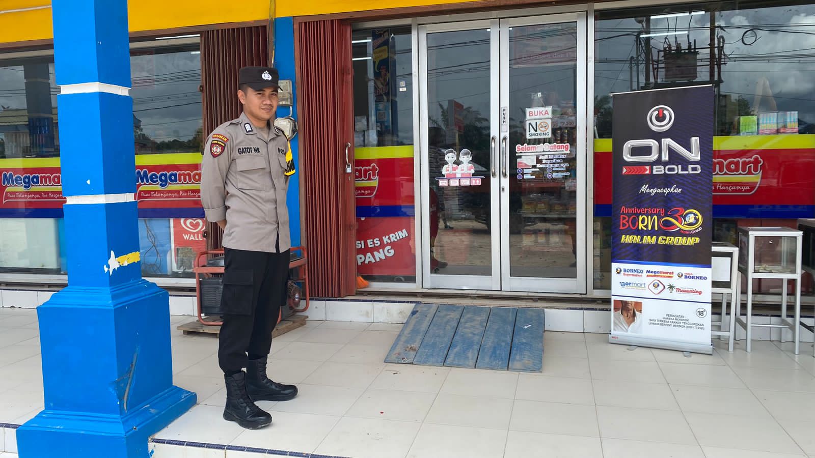 Piket Polsek Patroli kepertokoan diwilkum Polsek Sematu Jaya