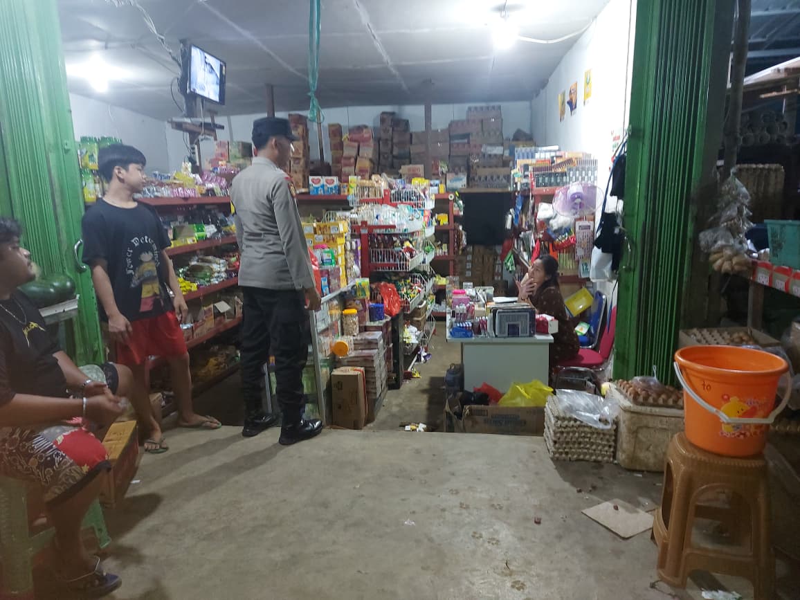 Piket Polsek Delang Silaturahmi Ke Masyarakat