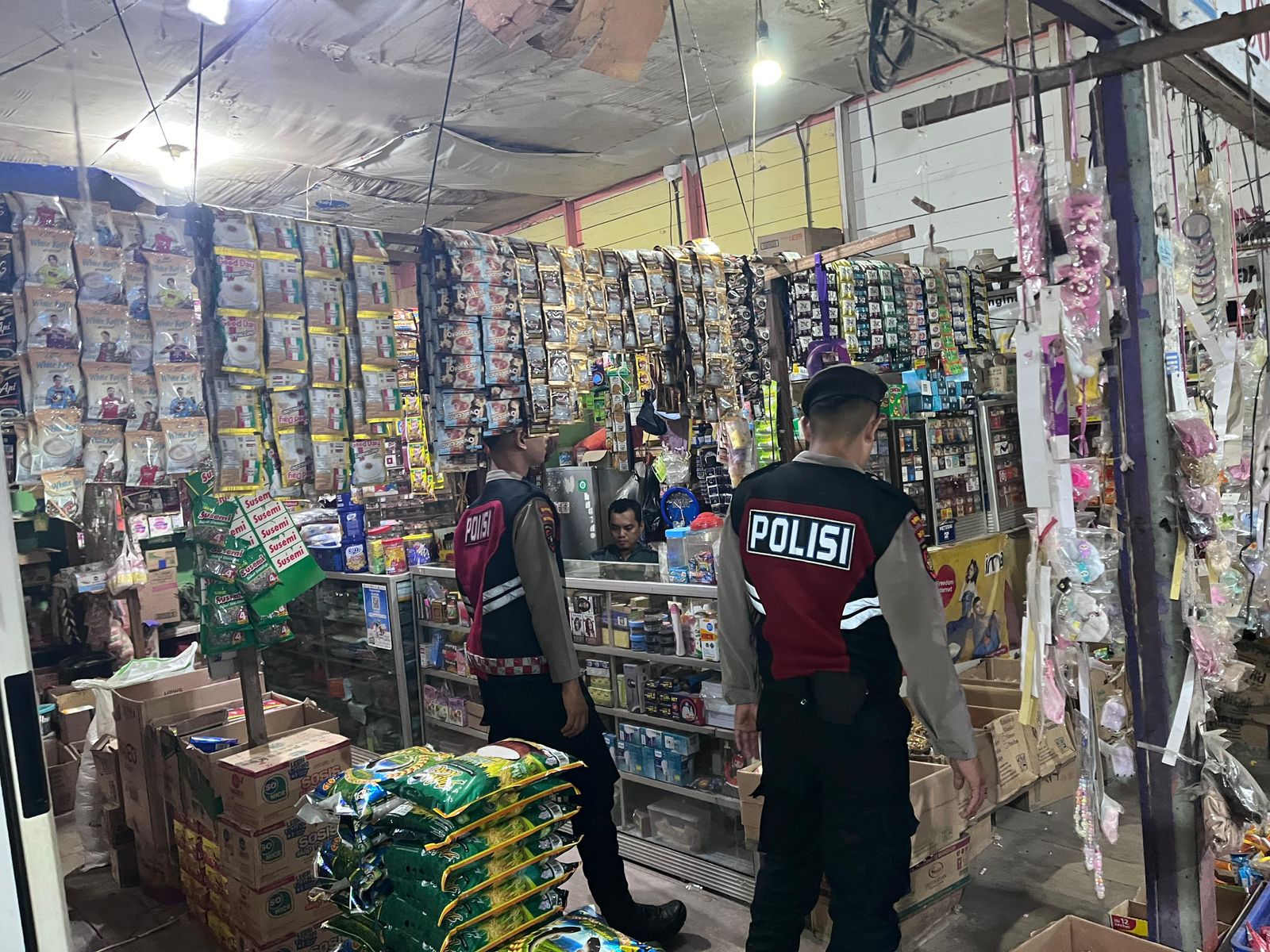 Sat Samapta Laksanakan Sambang Ke Pertokoan