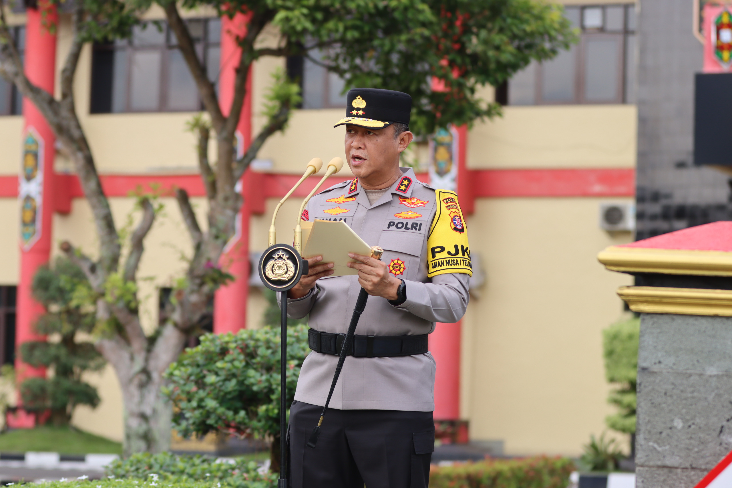 Pimpin Upacara Peringatan Hari Olahraga Nasional ke-42, Kapolda Kalteng: Jadikan Olahraga Momentum Satukan Bangsa