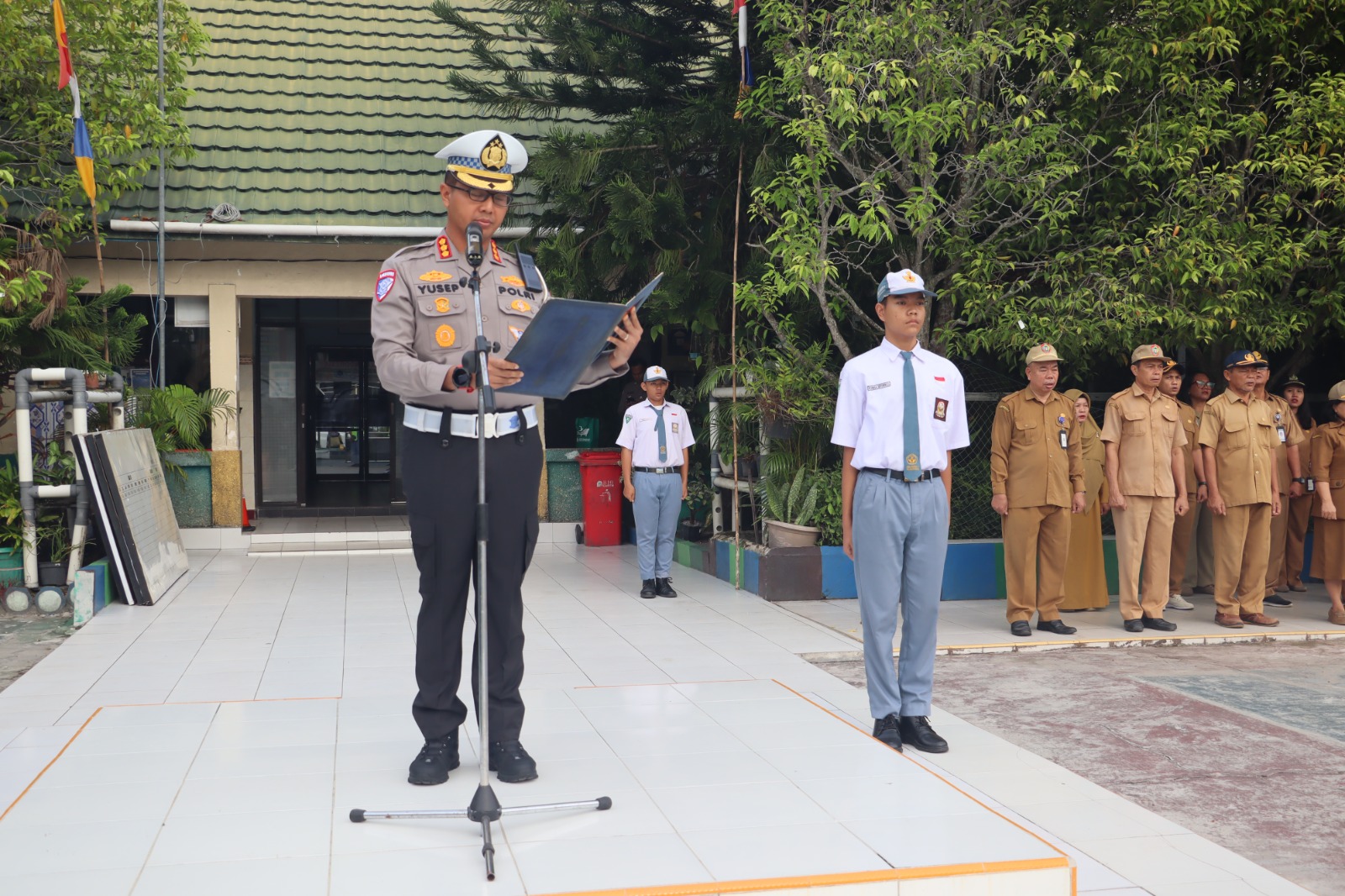 Jadi Inspektur Upacara di SMAN 1 Palangka Raya, Dirlantas Polda Kalteng Ajak Pelajar Tertib Berlalu Lintas