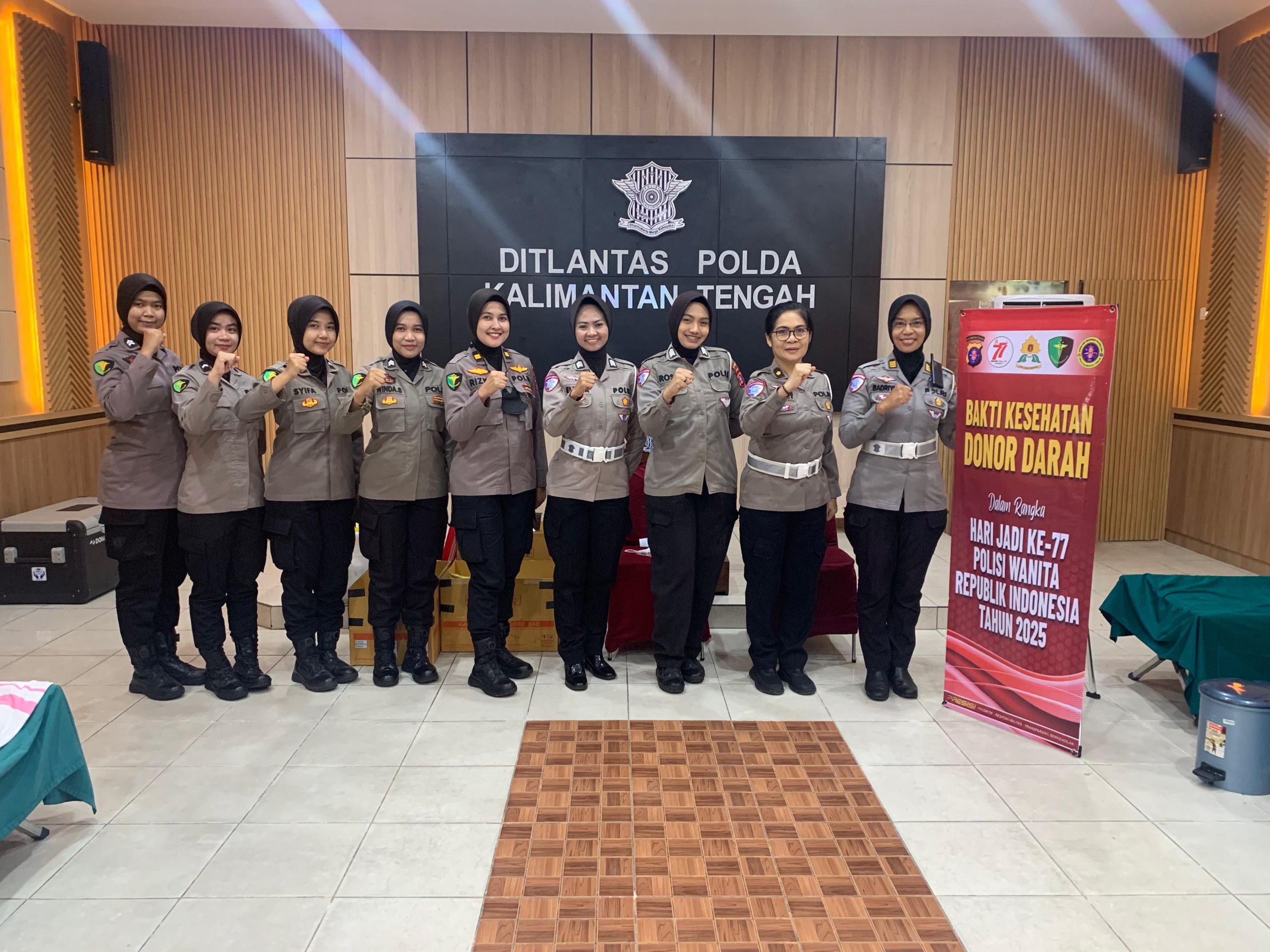 *HUT Polwan RI ke-77, Polwan Biddokkes dan Rumkit Bhayangkara Polda Kalteng Gelar Baktikes Donor Darah*