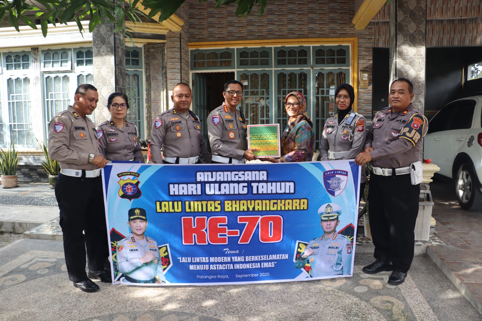 *Sambut HUT Lalu Lintas ke-70, Ditlantas Polda Kalteng Laksanakan Anjangsana ke Purnawirawan dan Warakawuri*