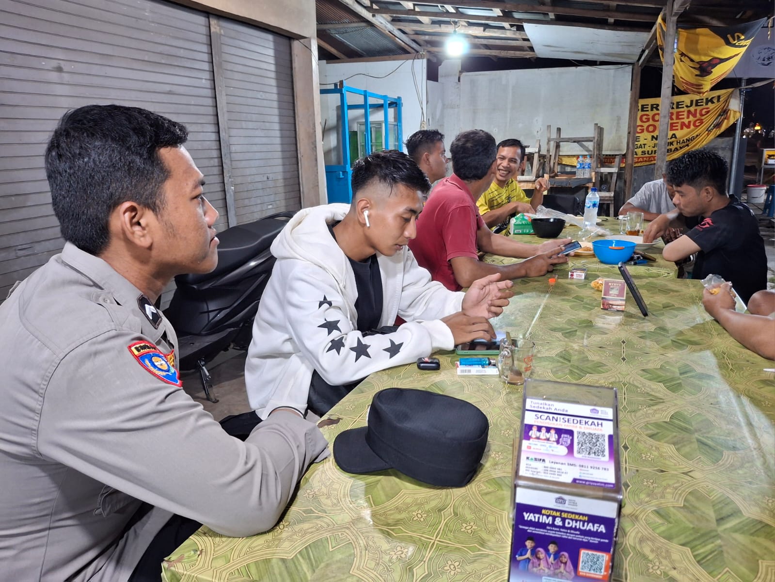 Pererat Silaturahmi, Satgas Binluh Sambangi Warga Imbau Kamtibmas