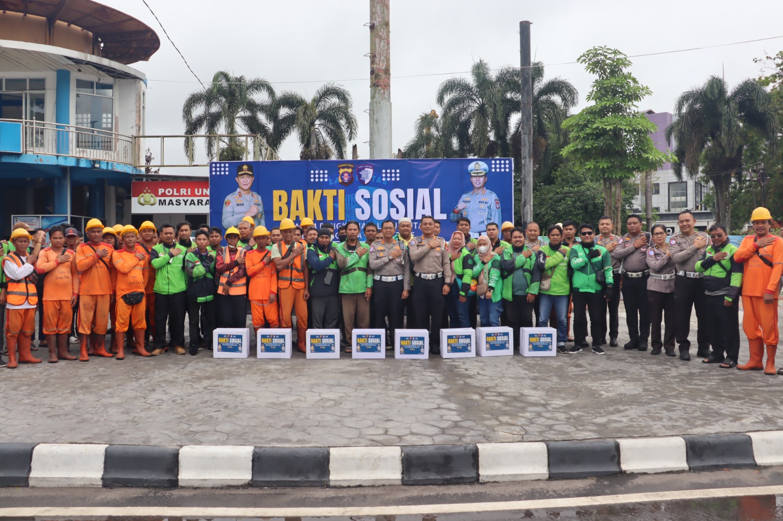 *Peringati HUT Lalu Lintas ke-70, Ditlantas Polda Kalteng Gelar Baksos dan Baktikes Untuk Masyarakat, Ojol serta Petugas Kebersihan*