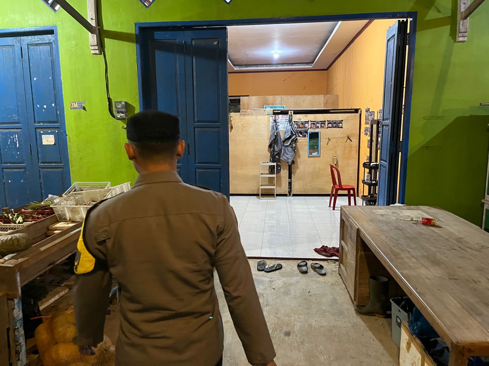 Hadir Di Tengah Masyarakat, Polsek Lamandau Patroli Dialogis Malam Cegah Gangguan Kamtibmas