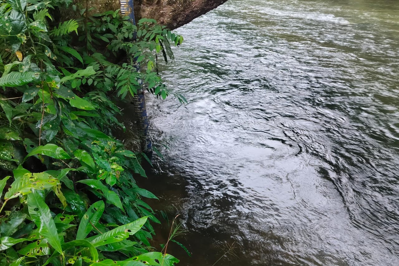 Piket Polsek Delang cek debit air DAS Delang