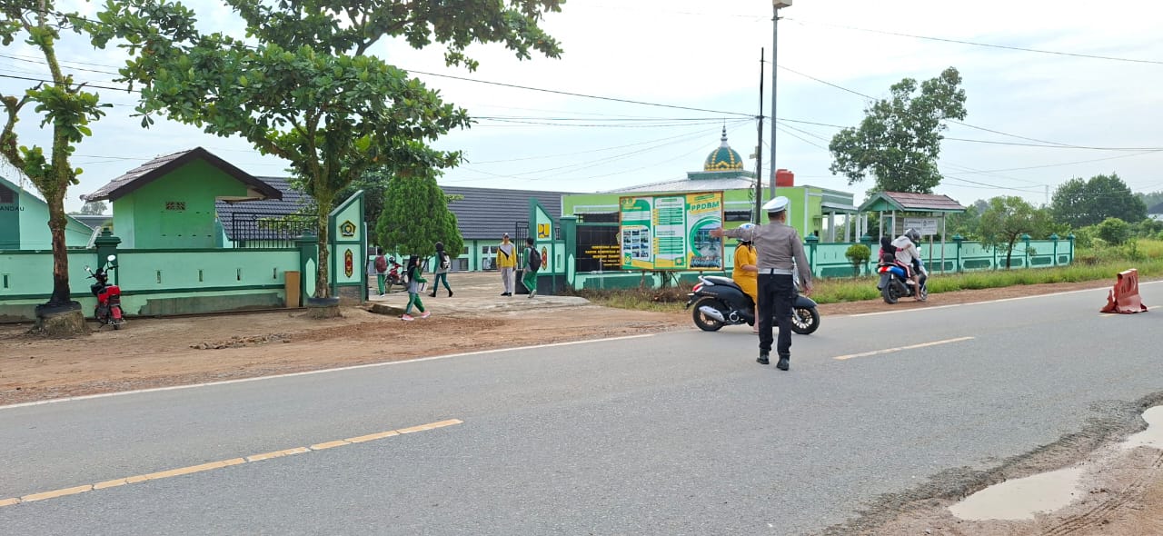 Sat Lantas Giatkan Gatur Lalin di Sekolah Mts Negeri