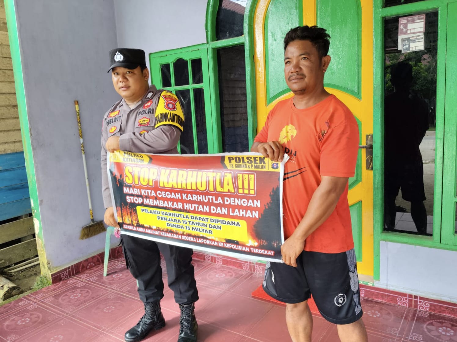 Bhabinkamtibmas Piket Polsek Tws Garing dan Pulau Malan terus sosialisasi Stop Karhutla kpd Masyarakat.