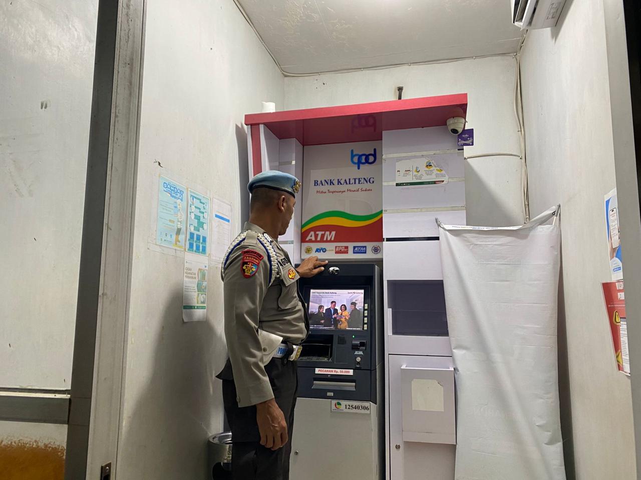 Piket Polsek Patroli dimalam hari ke Perbankan Atm