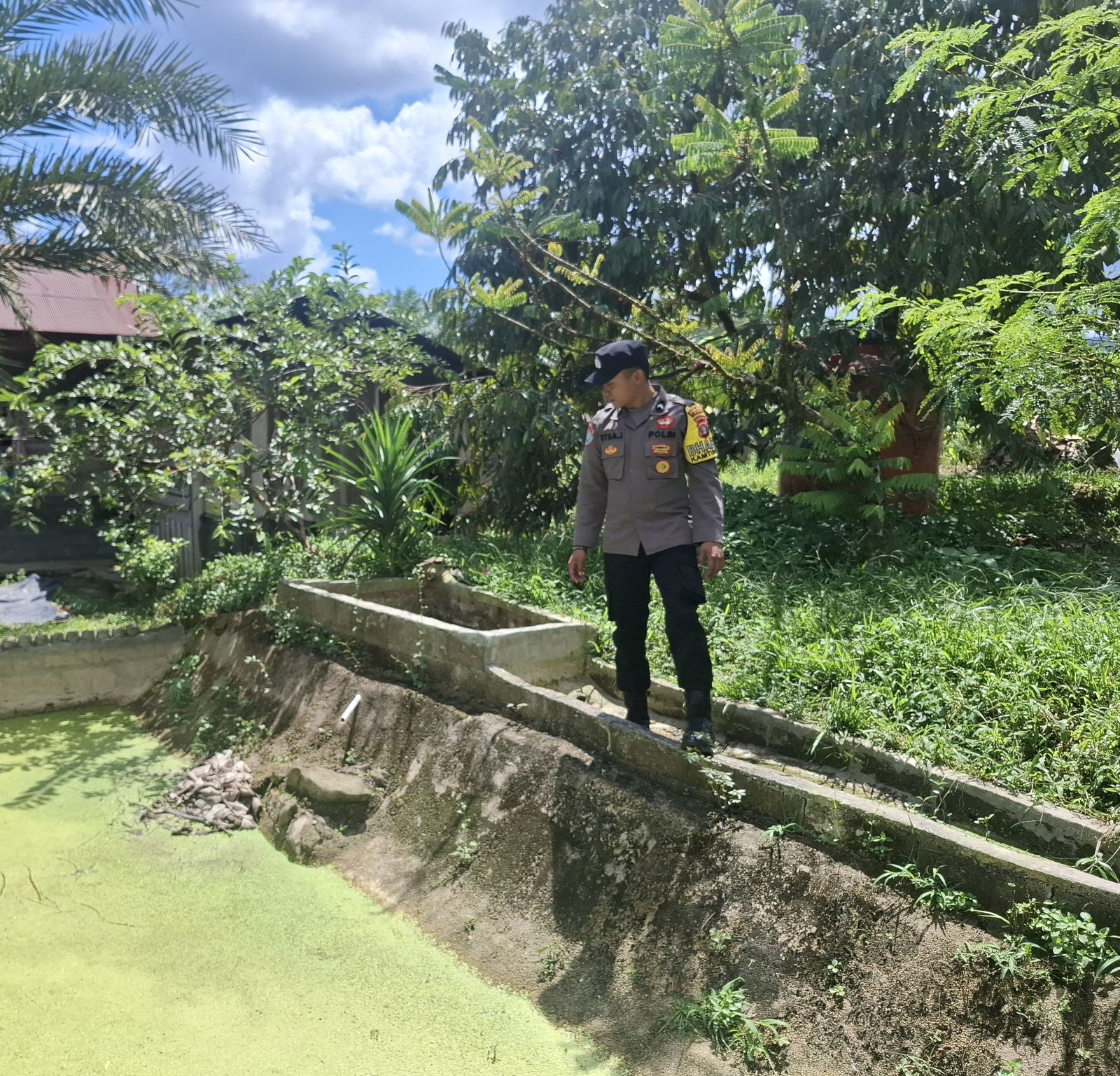 Dukung Ketahanan Pangan, Bhabinkamtibmas Cek Budidaya Ikan Patin