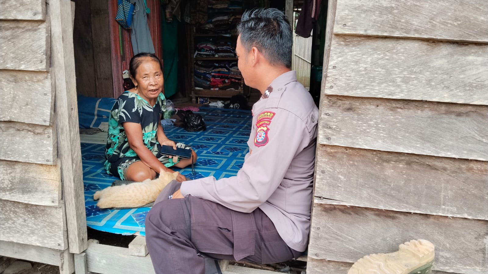 Pererat silaturahmi, Bhabinkamtibmas Polsek Marikit melaksanakan sambang Kamtibmas ke warga Binaan.