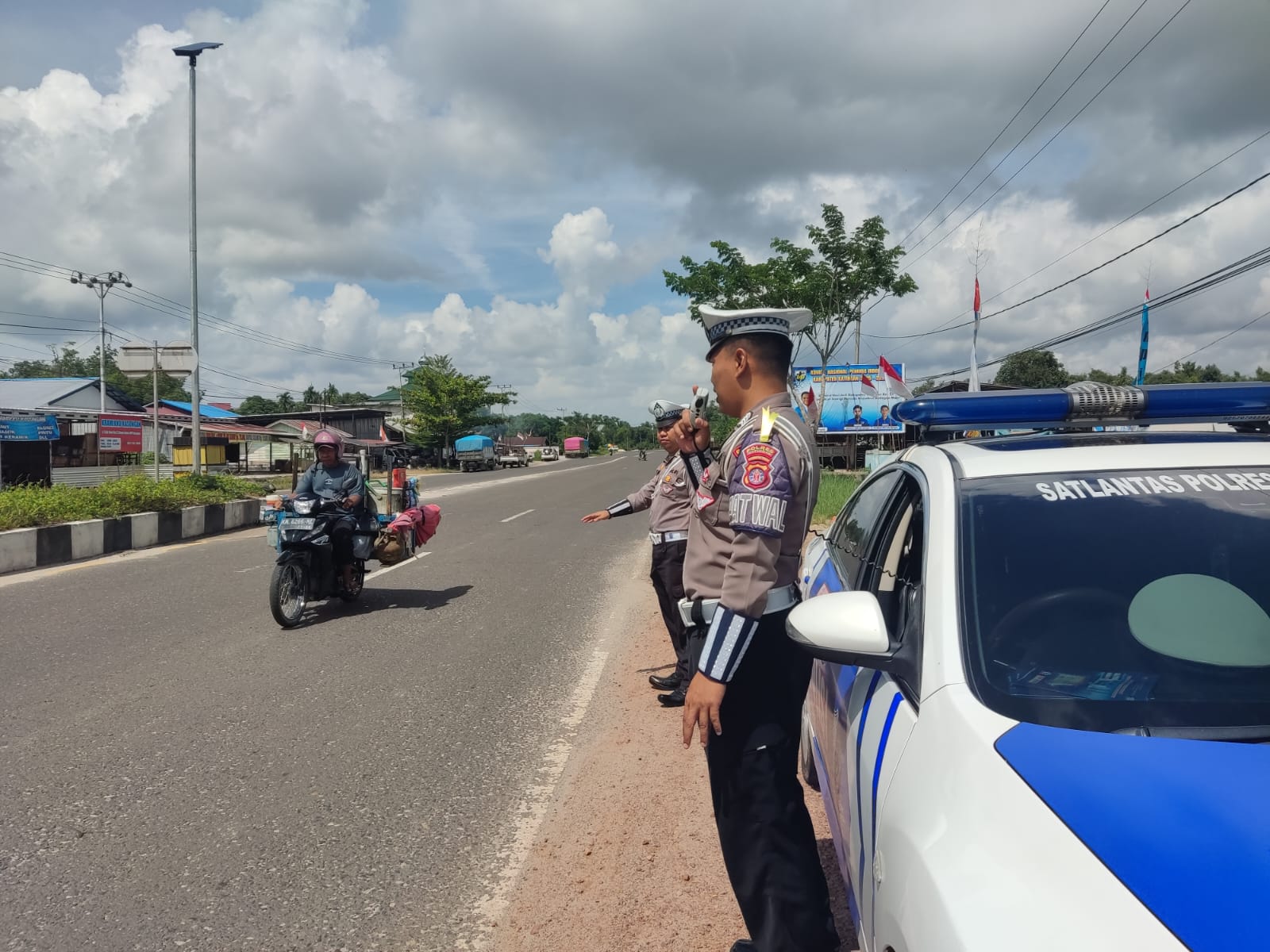 PENLING, Satlantas Polres Katingan Penyuluhan Keliling Kepada Para Pengendara