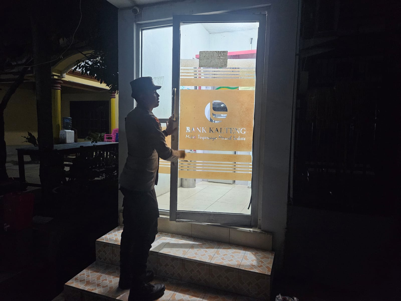 Piket Polsek Patroli dimalam hari ke Perbankan Atm