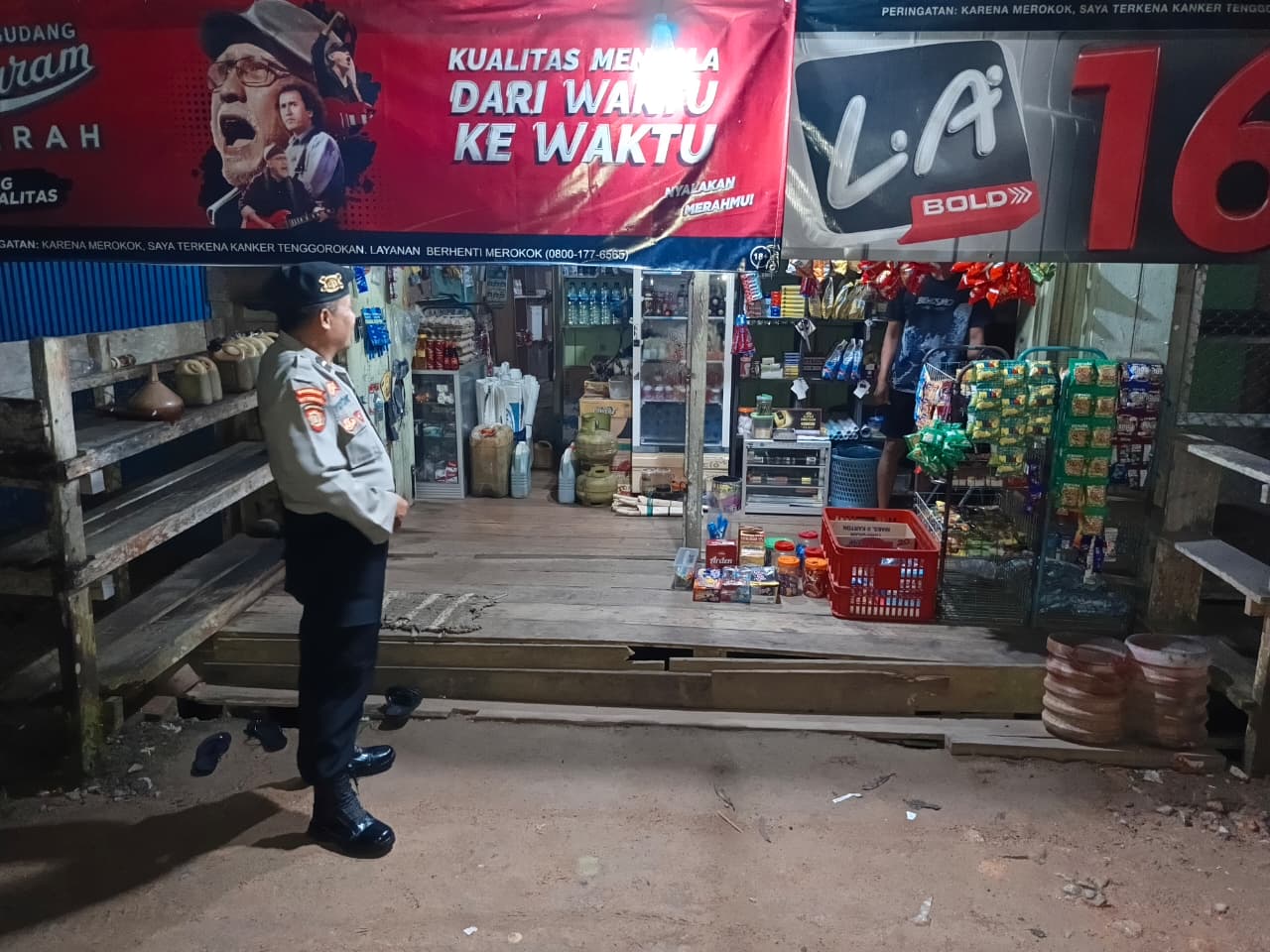 Piket Polsek Delang melaksanakan Silaturahmi ke warga masyarakat